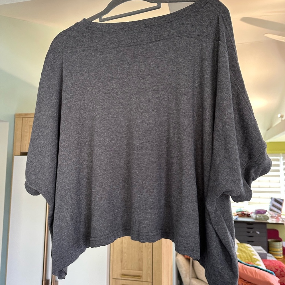 Flowy cropped Charcoal Gray Top